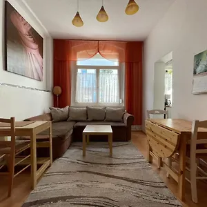 2-raum-ferienwohnung-in-connewitz.bestleipzighotels.com/