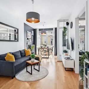 stilvolle-gemutliche-wohnung-mitten-im-zentrum.bestleipzighotels.com/