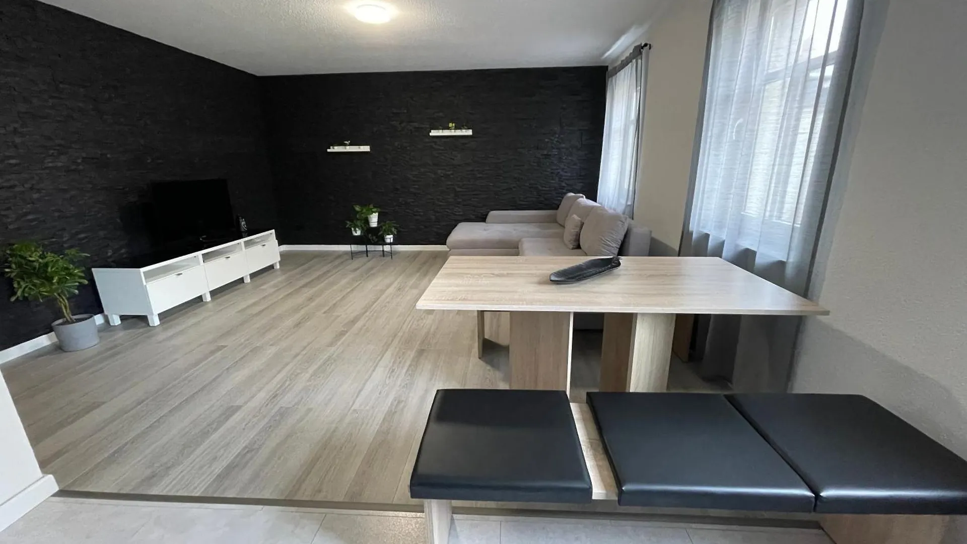 Apartment Buergerstrasse 47 60Q.M Dresden